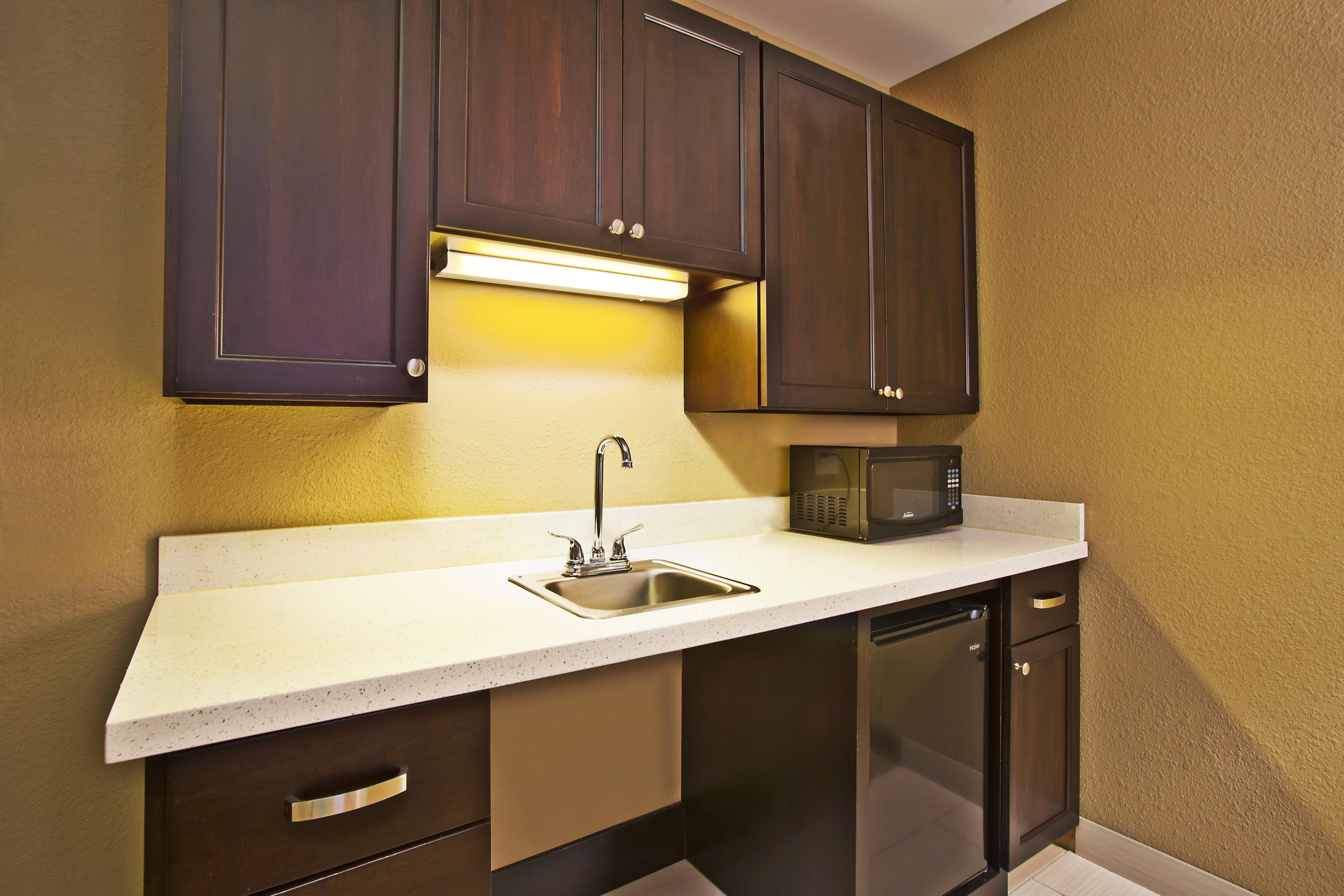 Holiday Inn Express & Suites Springfield By Ihg Exterior foto